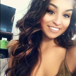 Meet your Posher, Daniella